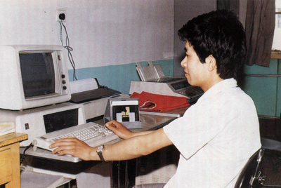 BMPC-XT推算机。建厂后始终把技术改做作为工作沉点来抓。1980-1988年中，每年都铺排了沉点技术刷新项目。