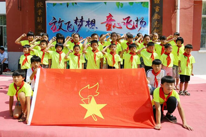 公司工会持续发展为泗水彩运网圣爱幼学的捐赠活动